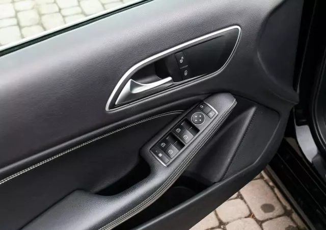 MERCEDES-BENZ Klasa A 160 AMG Line