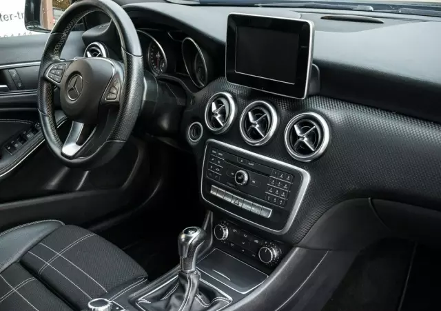 MERCEDES-BENZ Klasa A 160 AMG Line