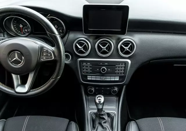 MERCEDES-BENZ Klasa A 160 AMG Line