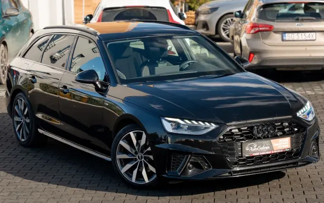 AUDI A4 Avant 35 TFSI S tronic S line