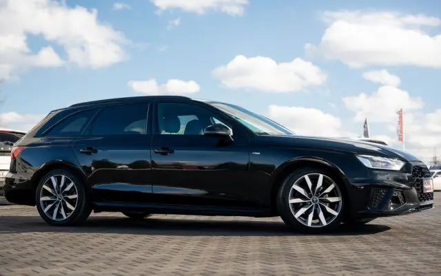 AUDI A4 Avant 35 TFSI S tronic S line