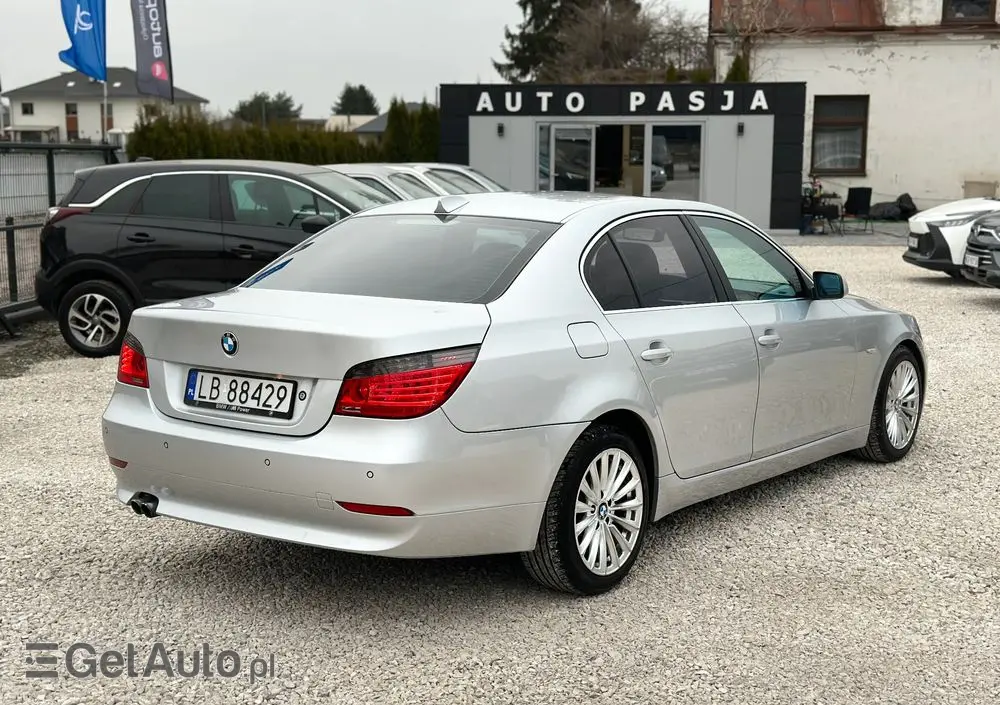 BMW Seria 5 523i