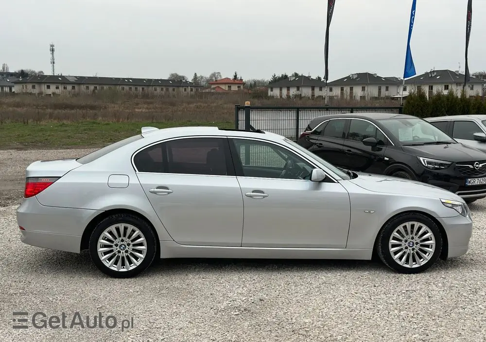 BMW Seria 5 523i