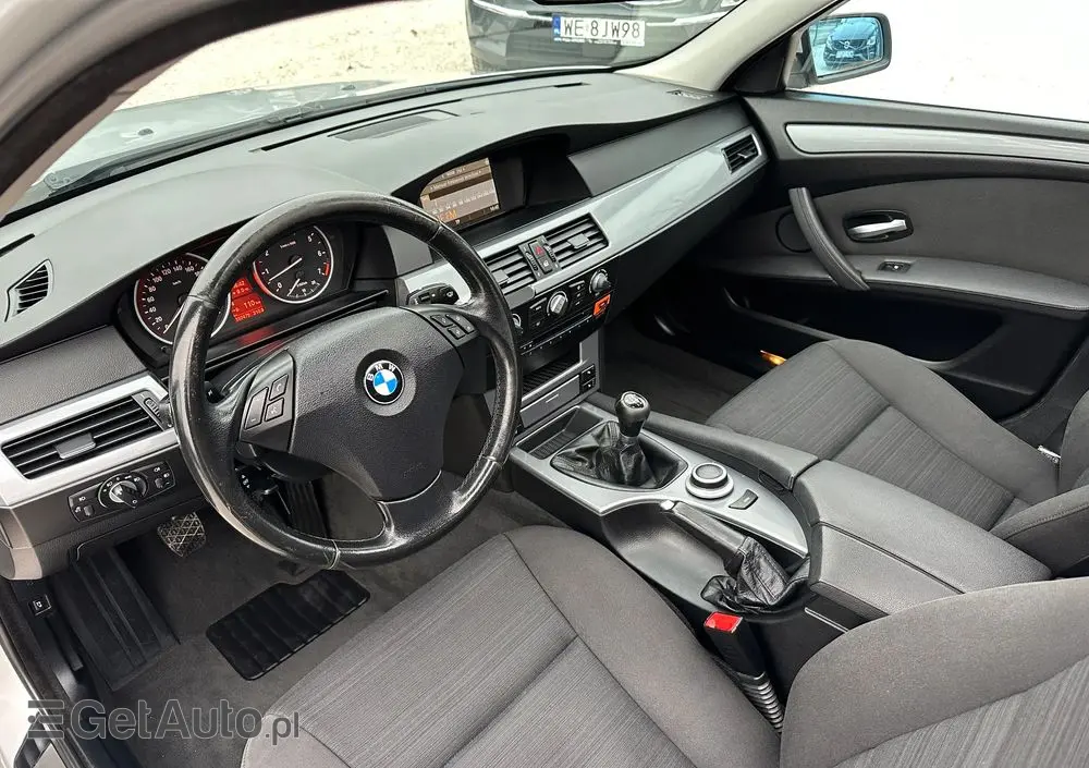BMW Seria 5 523i