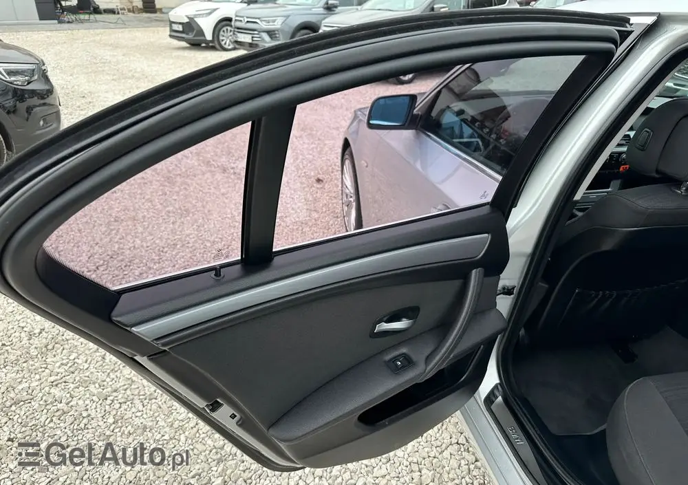 BMW Seria 5 523i