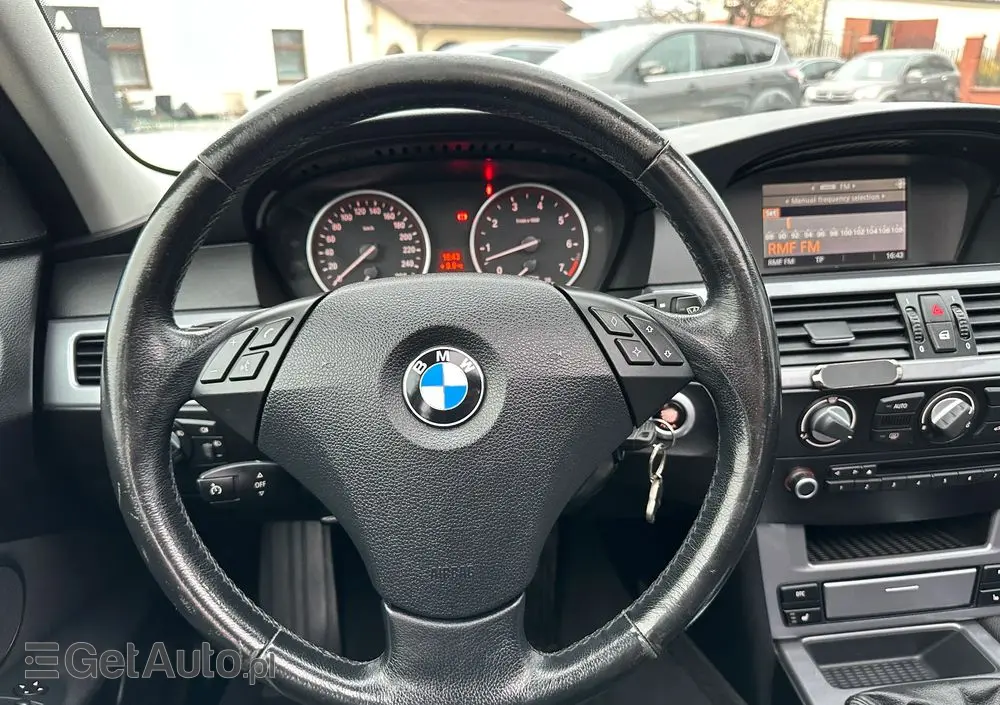 BMW Seria 5 523i