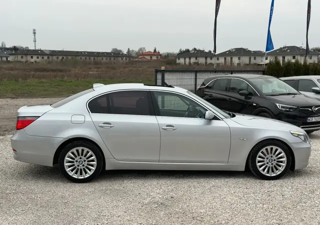 BMW Seria 5 523i