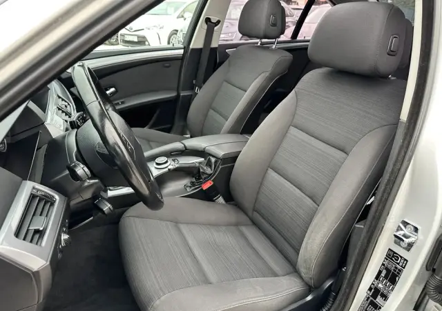 BMW Seria 5 523i
