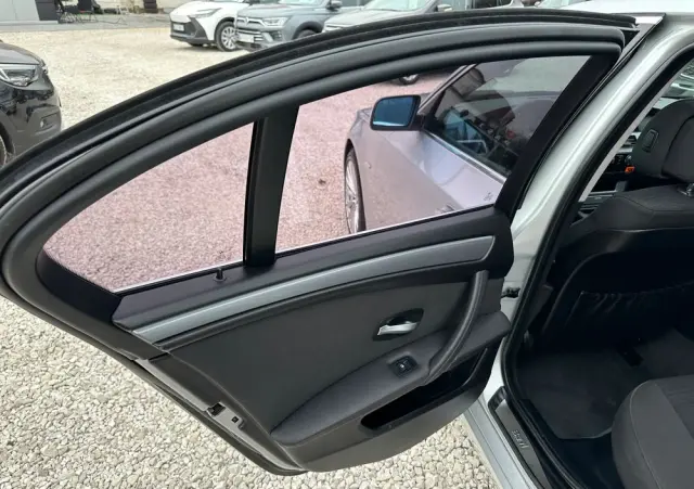 BMW Seria 5 523i