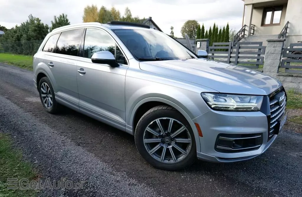 AUDI Q7 