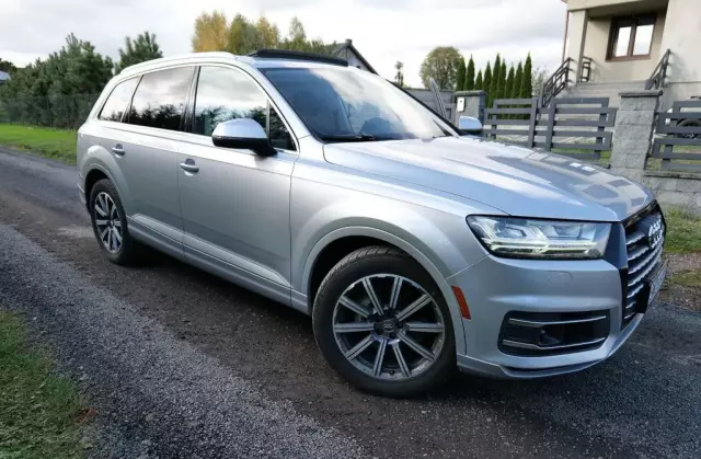 AUDI Q7 
