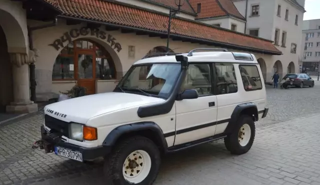 LAND ROVER Discovery 