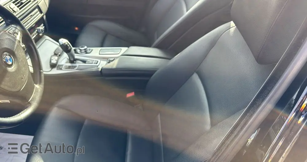 BMW Seria 5 520d Luxury Line