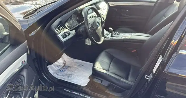 BMW Seria 5 520d Luxury Line