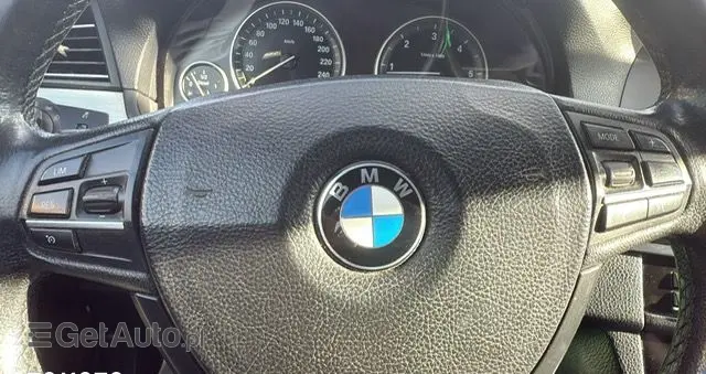 BMW Seria 5 520d Luxury Line