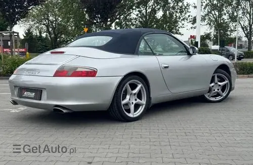 PORSCHE 911 Carrera 
