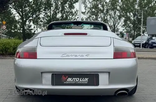 PORSCHE 911 Carrera 