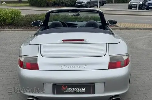 PORSCHE 911 Carrera 