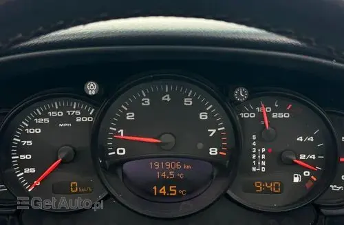 PORSCHE 911 Carrera 