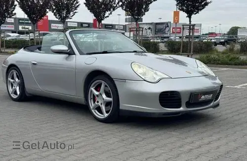 PORSCHE 911 Carrera 