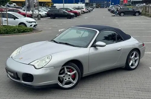 PORSCHE 911 Carrera 