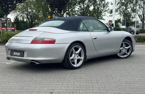 PORSCHE 911 Carrera 