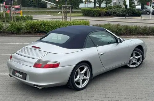 PORSCHE 911 Carrera 