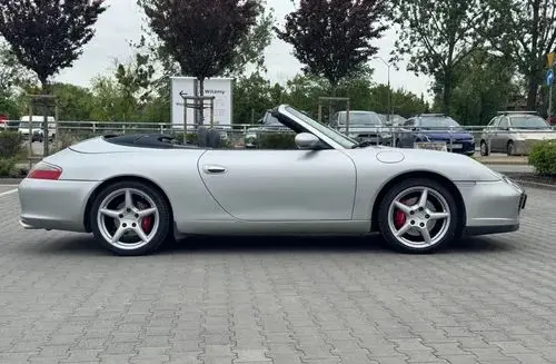 PORSCHE 911 Carrera 