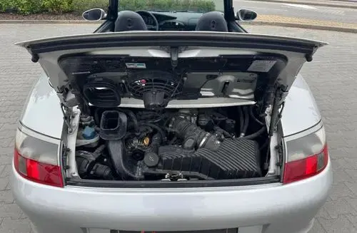 PORSCHE 911 Carrera 