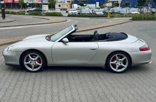 PORSCHE 911 Carrera 