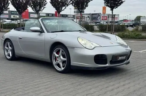 PORSCHE 911 Carrera 
