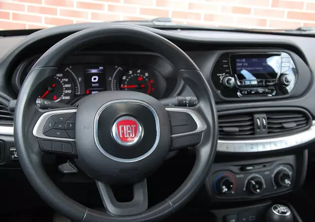 FIAT Tipo 1.4 16v Easy EU6d