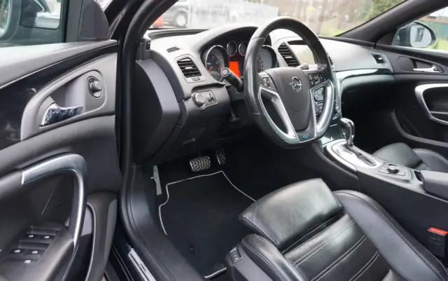OPEL Insignia 2.8 V6 Turbo 4x4 Automatik OPC