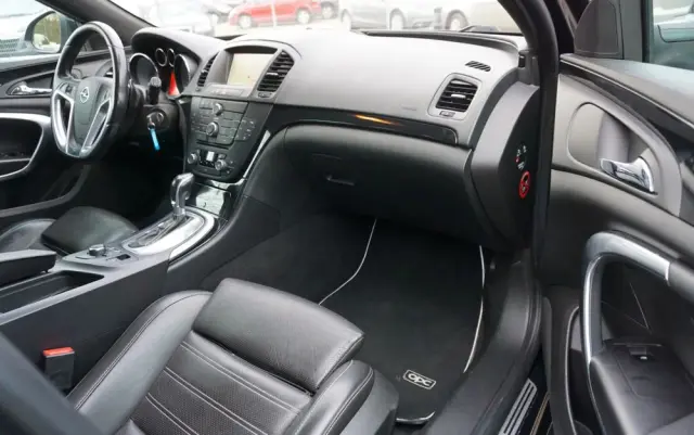 OPEL Insignia 2.8 V6 Turbo 4x4 Automatik OPC