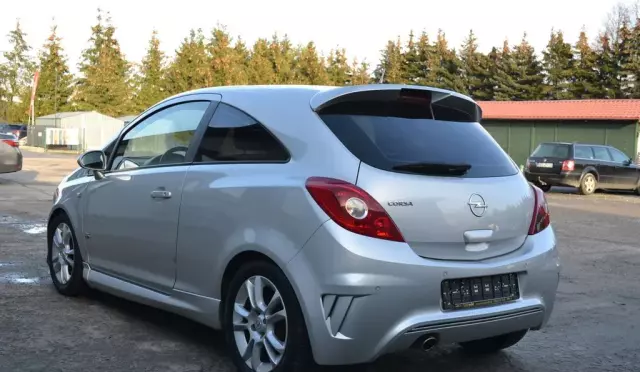 OPEL Corsa 