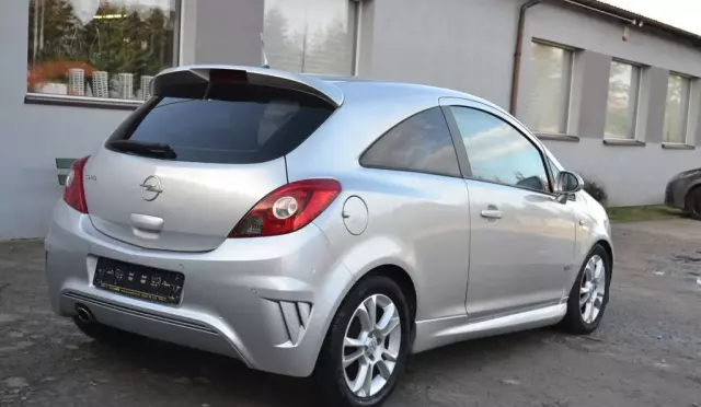 OPEL Corsa 