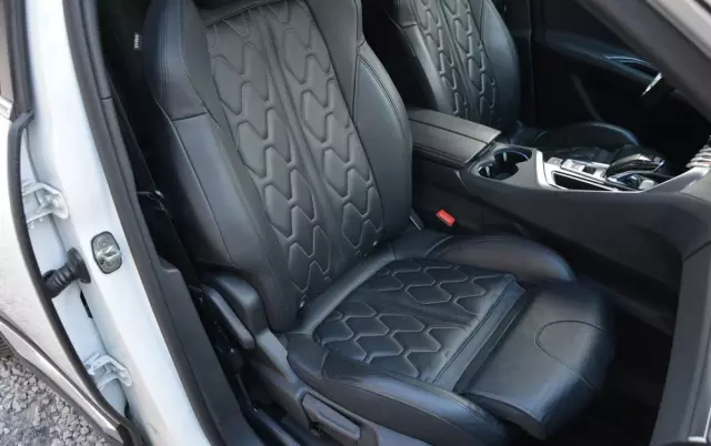 PEUGEOT 3008 2.0 BlueHDi GT S&S EAT8