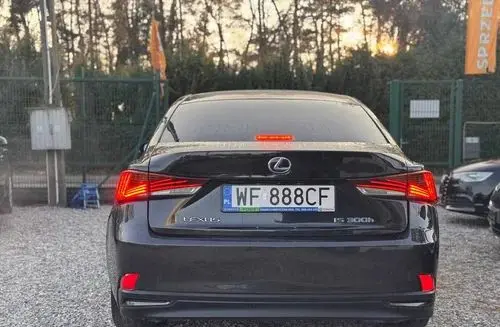 LEXUS IS 