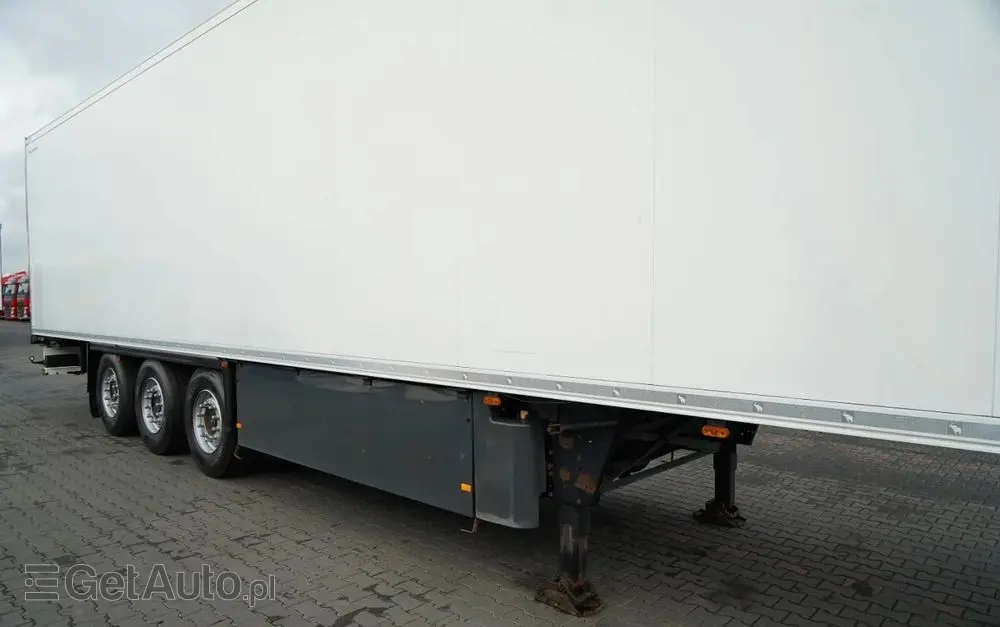 SCHMITZ CARGOBULL CHŁODNIA / THERMO KING SLX 300 / HAKÓWKA / HAKOWA / OŚ PODNOSZONA / KOSZ NA PALETY 