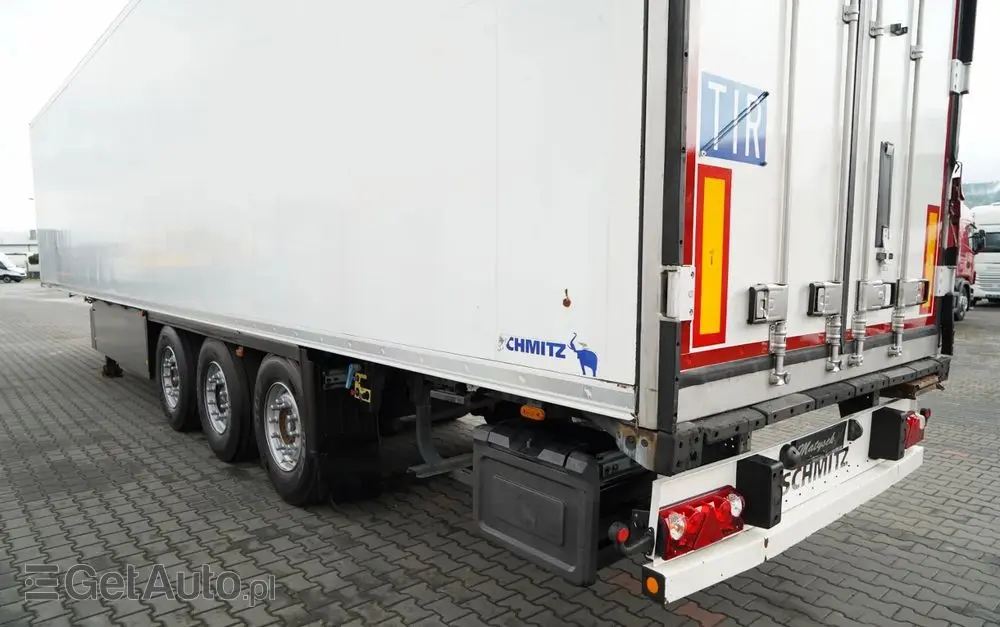 SCHMITZ CARGOBULL CHŁODNIA / THERMO KING SLX 300 / HAKÓWKA / HAKOWA / OŚ PODNOSZONA / KOSZ NA PALETY 