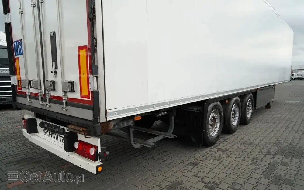 SCHMITZ CARGOBULL CHŁODNIA / THERMO KING SLX 300 / HAKÓWKA / HAKOWA / OŚ PODNOSZONA / KOSZ NA PALETY 
