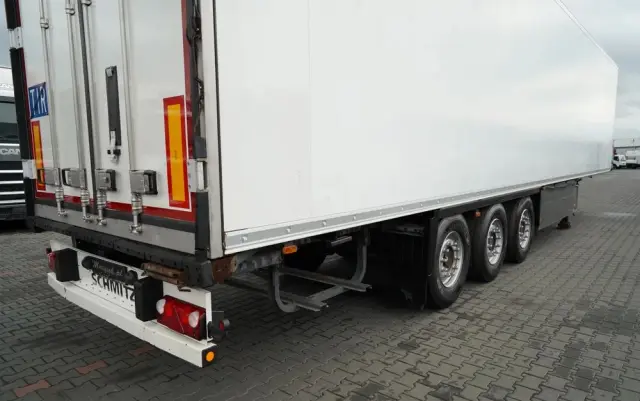 SCHMITZ CARGOBULL CHŁODNIA / THERMO KING SLX 300 / HAKÓWKA / HAKOWA / OŚ PODNOSZONA / KOSZ NA PALETY 