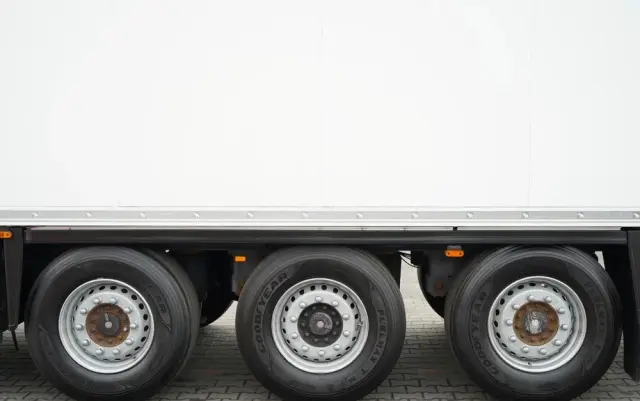 SCHMITZ CARGOBULL CHŁODNIA / THERMO KING SLX 300 / HAKÓWKA / HAKOWA / OŚ PODNOSZONA / KOSZ NA PALETY 