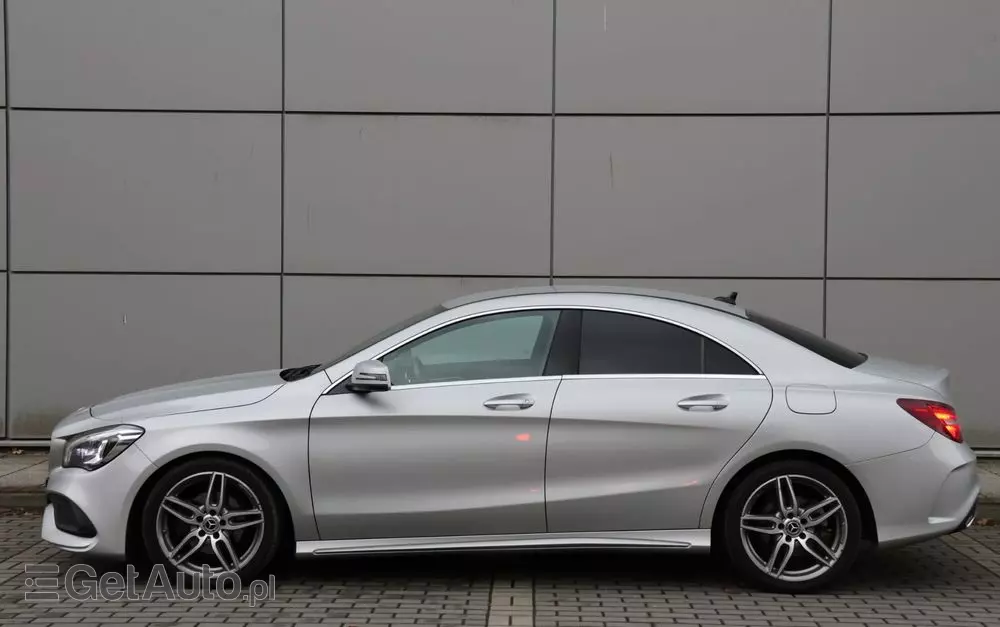 MERCEDES-BENZ CLA 180 d AMG Line