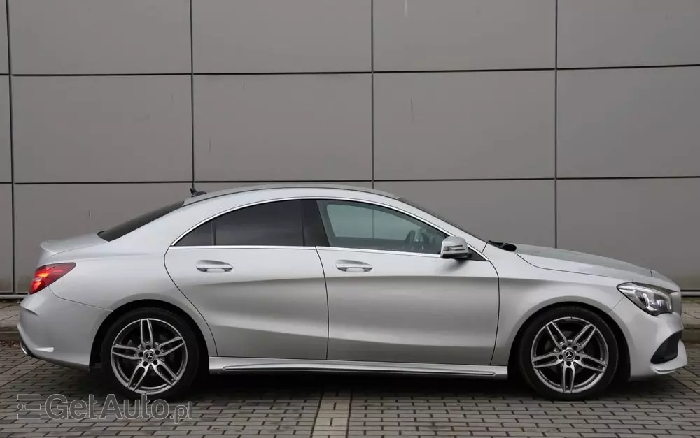 MERCEDES-BENZ CLA 180 d AMG Line