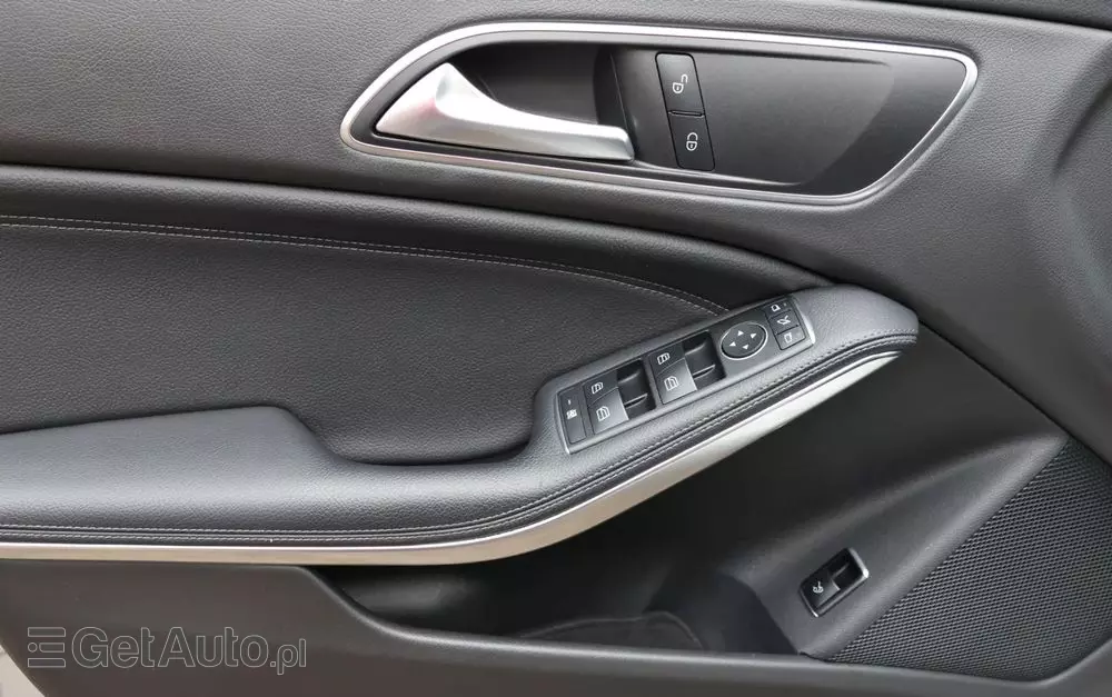 MERCEDES-BENZ CLA 180 d AMG Line