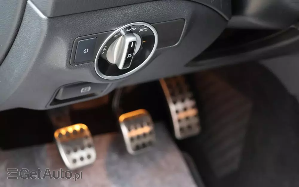 MERCEDES-BENZ CLA 180 d AMG Line