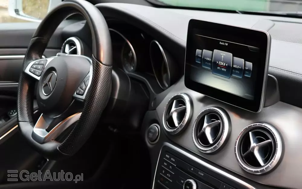 MERCEDES-BENZ CLA 180 d AMG Line