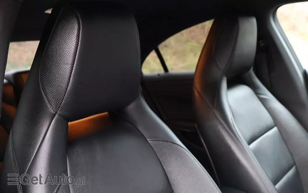 MERCEDES-BENZ CLA 180 d AMG Line