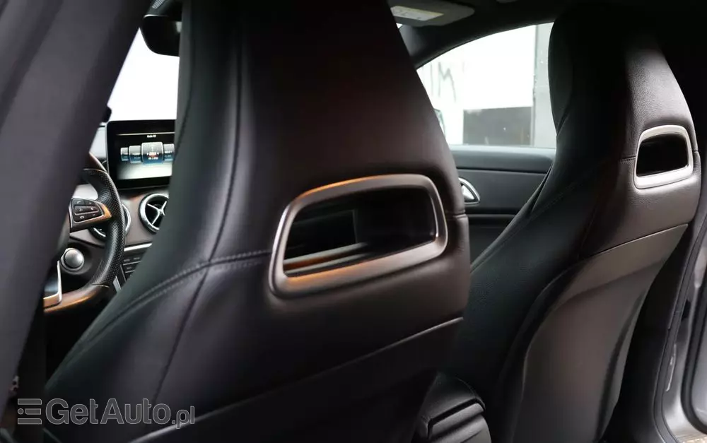 MERCEDES-BENZ CLA 180 d AMG Line